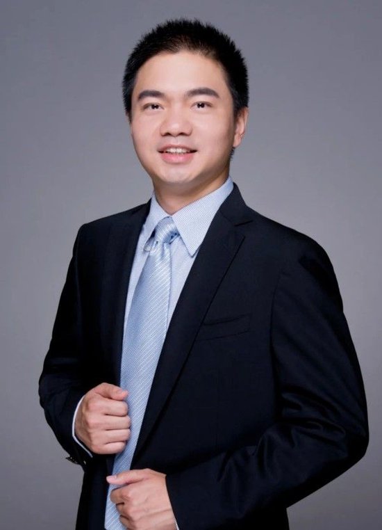 中泰证券研究所副所长、有色金属行业首席分析师谢鸿鹤离任